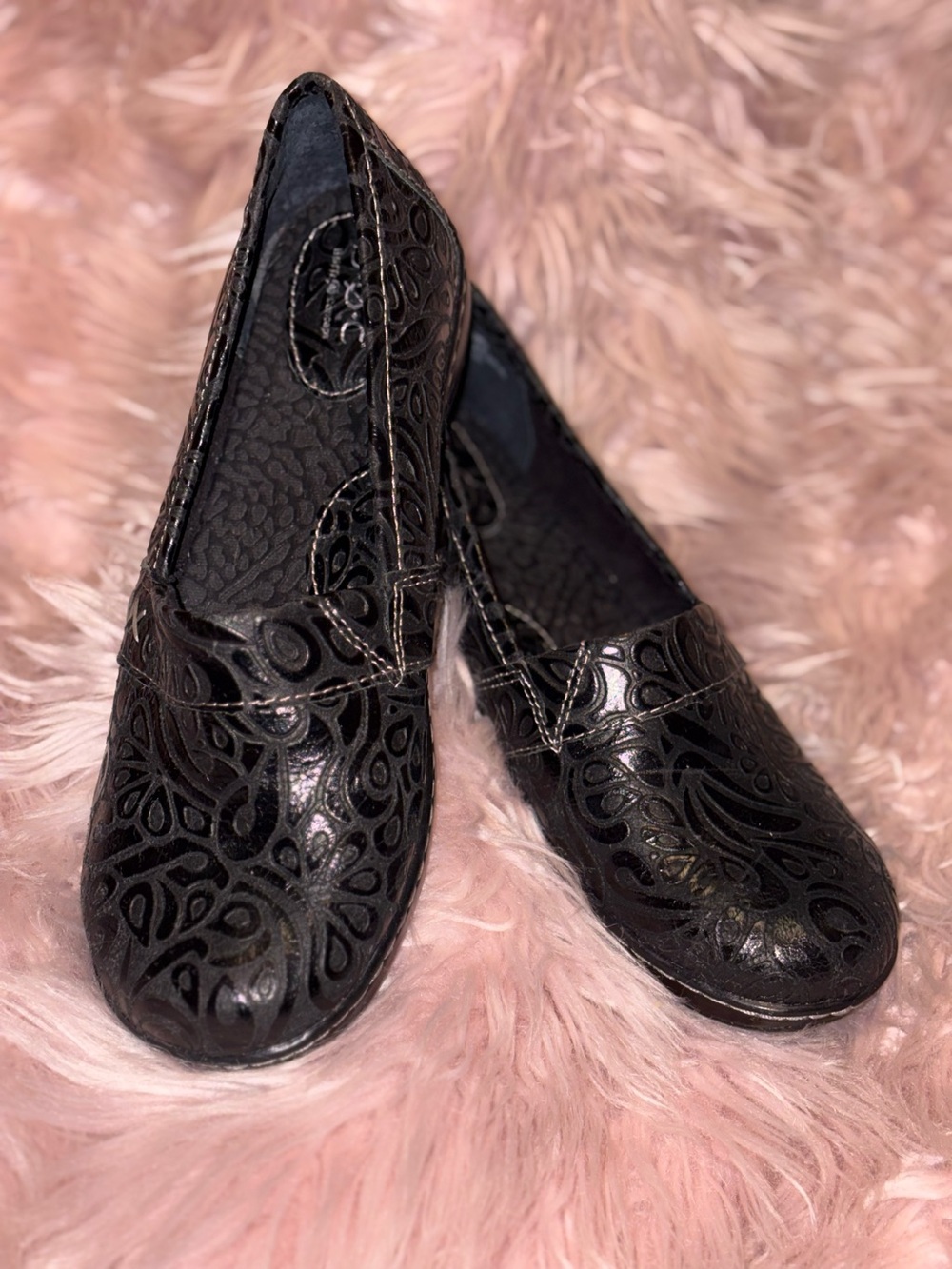 Born Concept Black Floral Embossed Slip-On Comfort Clogs - Size 8.5